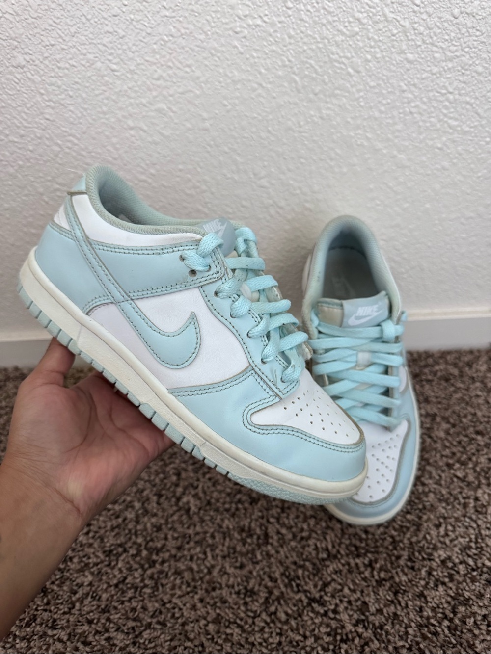 Nike Kids Low-Top Sneakers in Pastel Blue and White